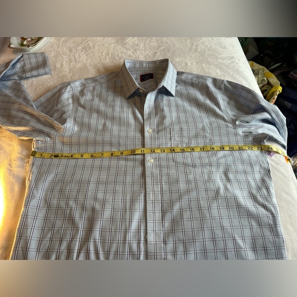 UNTUCKit Blue Dress Shirt Classic Checkered Design - Picture 5 of 7